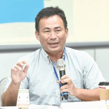 吳俊奇 科長.jpg