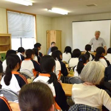 FSCジャパン 橘学苑デザイン美術コースの森林学習に参加